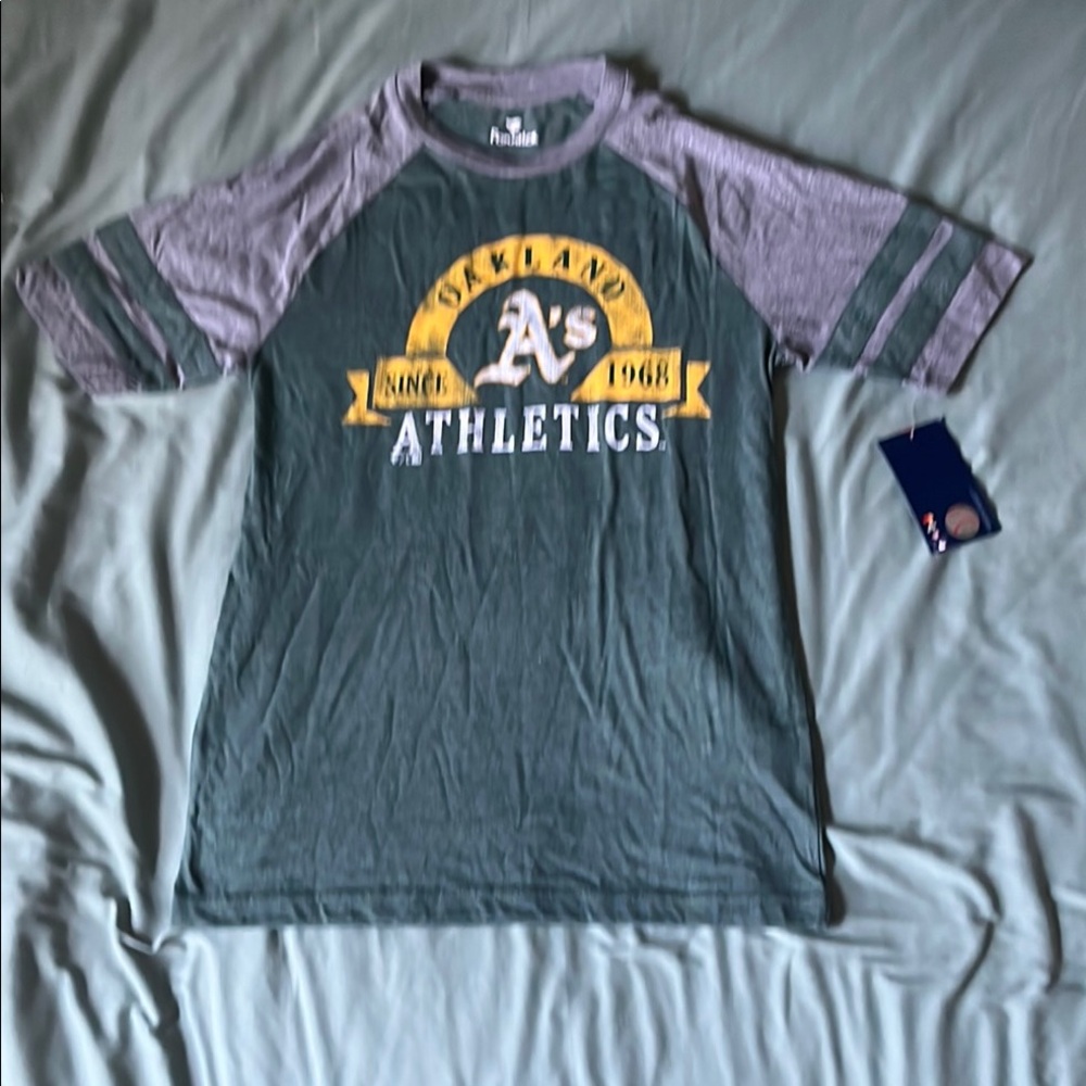 Men’s Fanatics A’s Shirt, Small